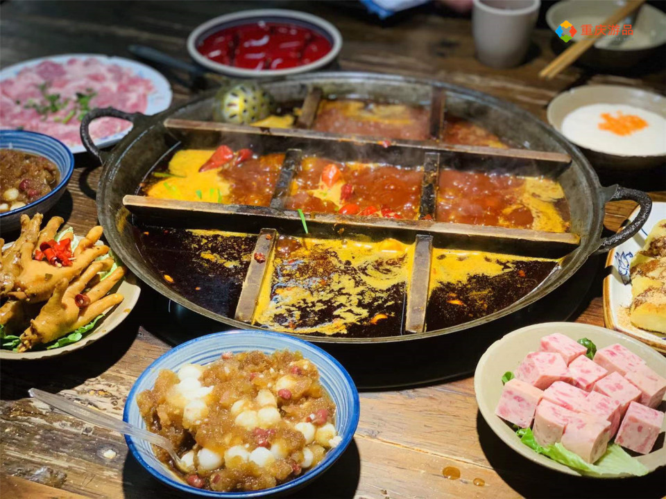 为什么重庆火锅那么多油,重庆火锅是老油好吃还是新油好吃