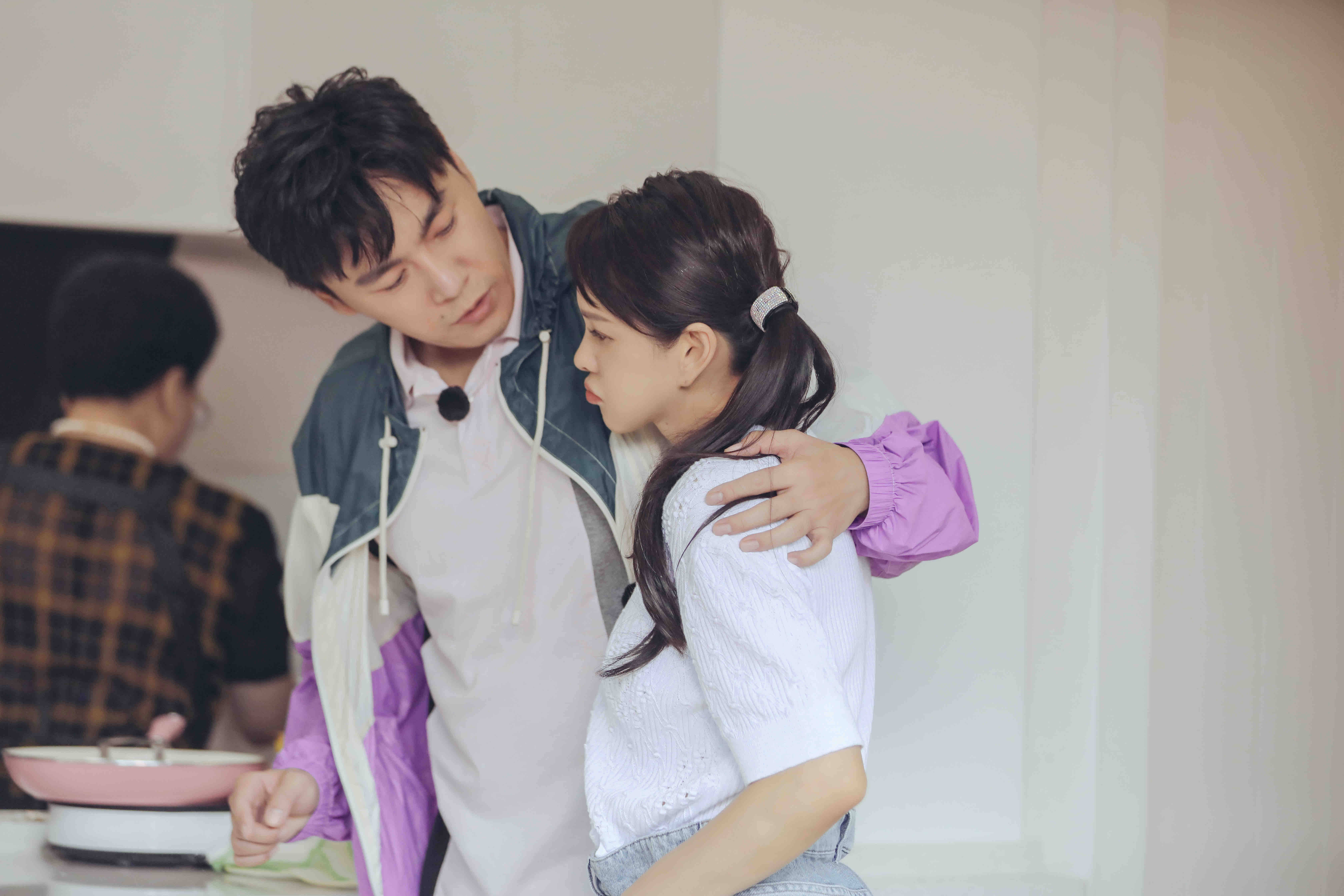 3天7个瓜，官宣分手、辟谣婚变、拒付抚养费，个个都是大瓜