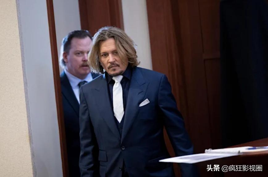 好莱坞不敢封杀，世界首富保驾护航，美国“女海王”要锤爆船长了