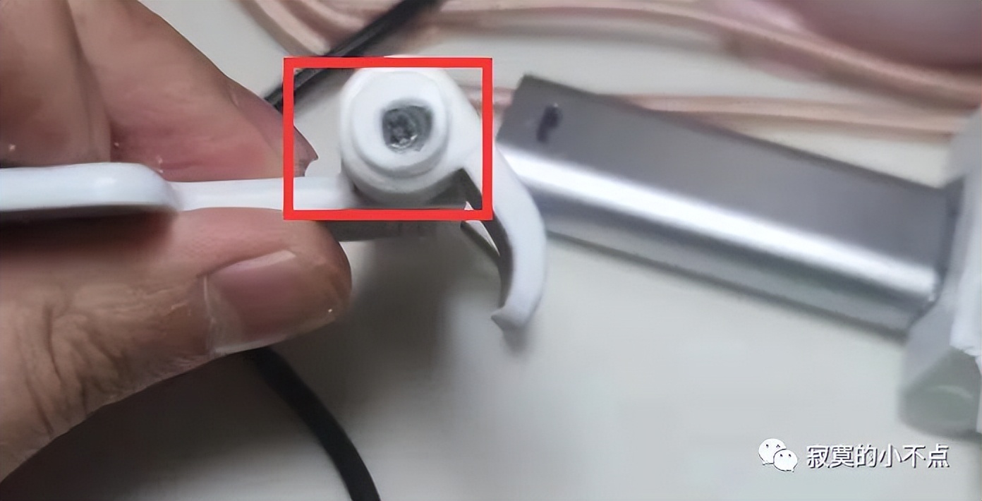 手机支架太松了怎么办,手机支架放上后怎么保持支架固定