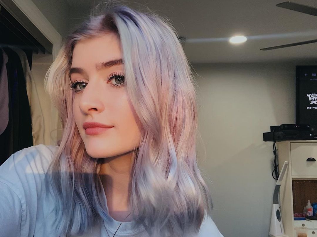 美国18岁星二代卖裸照赚钱？明星父亲痛骂，网友呛：渣男还有脸说