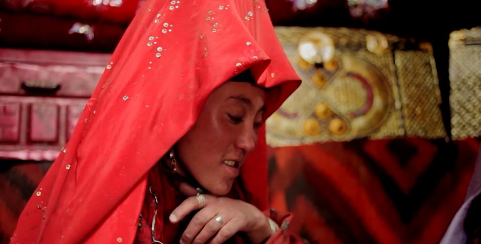 吉尔吉斯人：用100头羊换老婆，没羊男人只能孤独终老