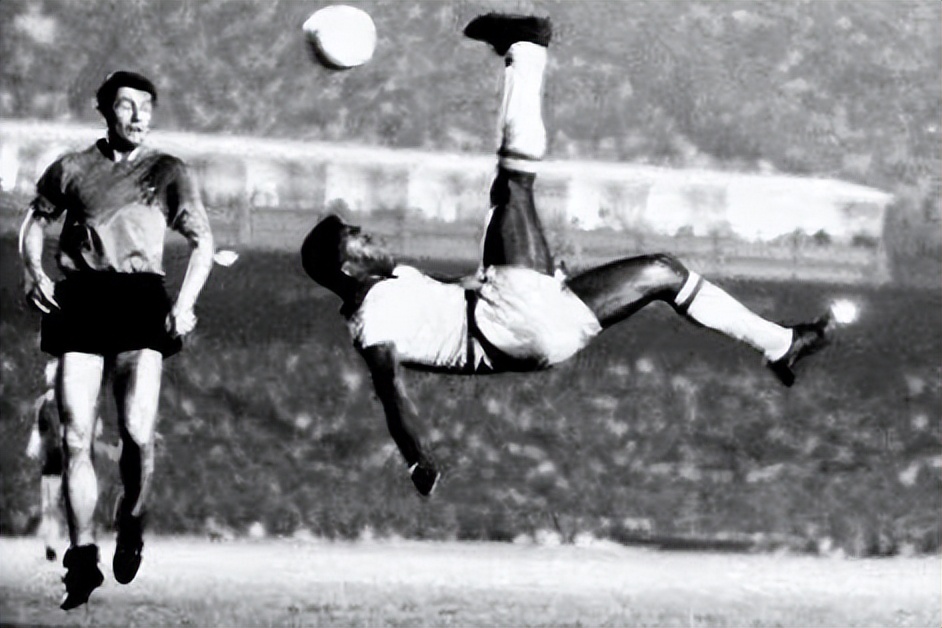 世界杯第一次光脚进球,世界杯足球十大不可思议进球