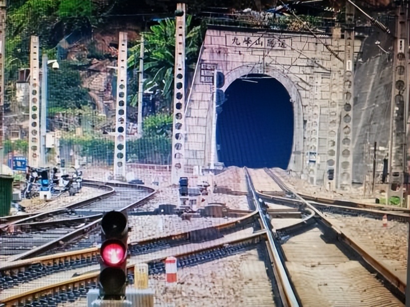 铁 路 情 缘 作者：铁二代 卢州