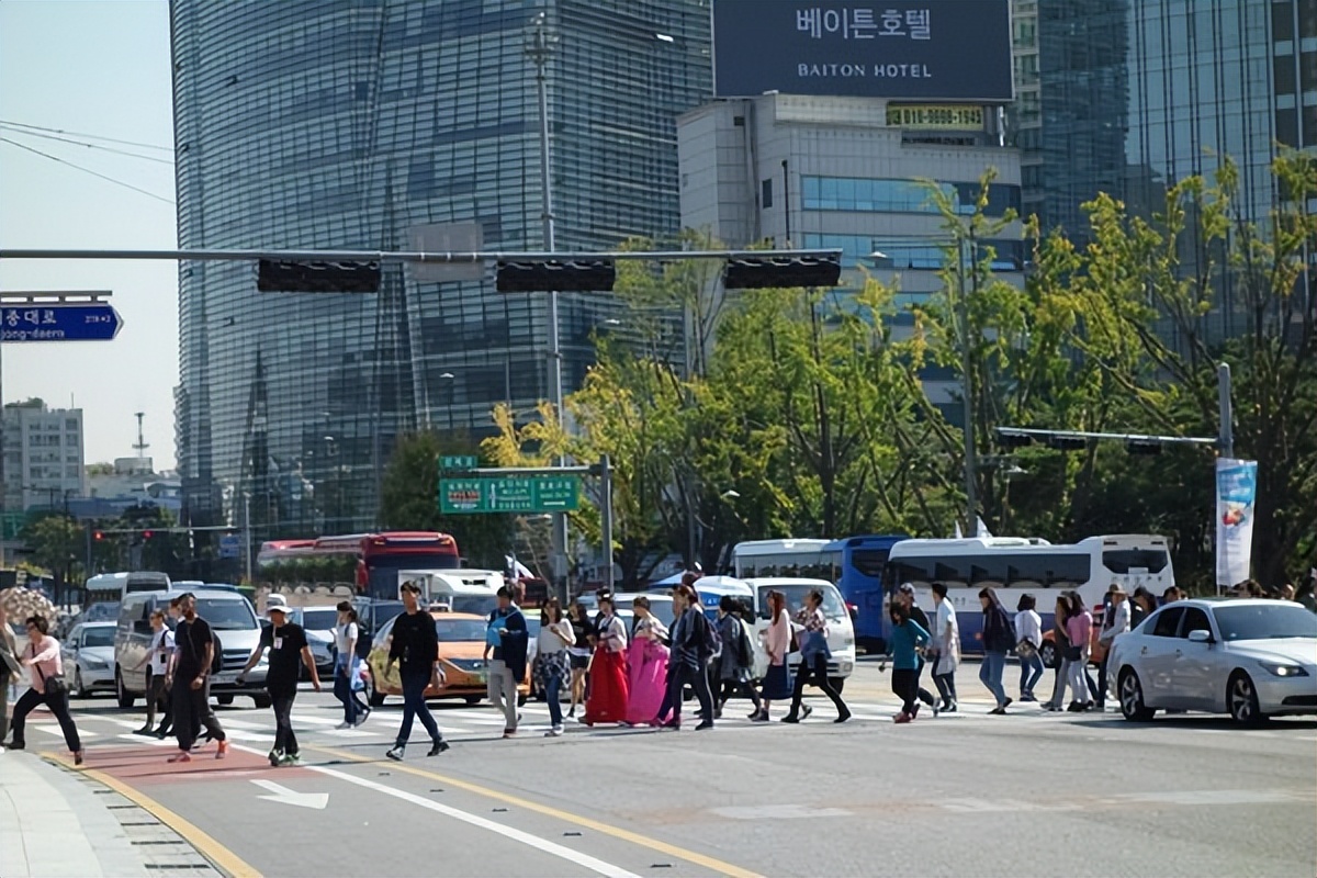 首尔景福宫游记,韩国景福宫和青瓦台在一起吗