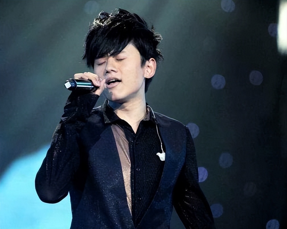 出生在小县城,出生在小县城里