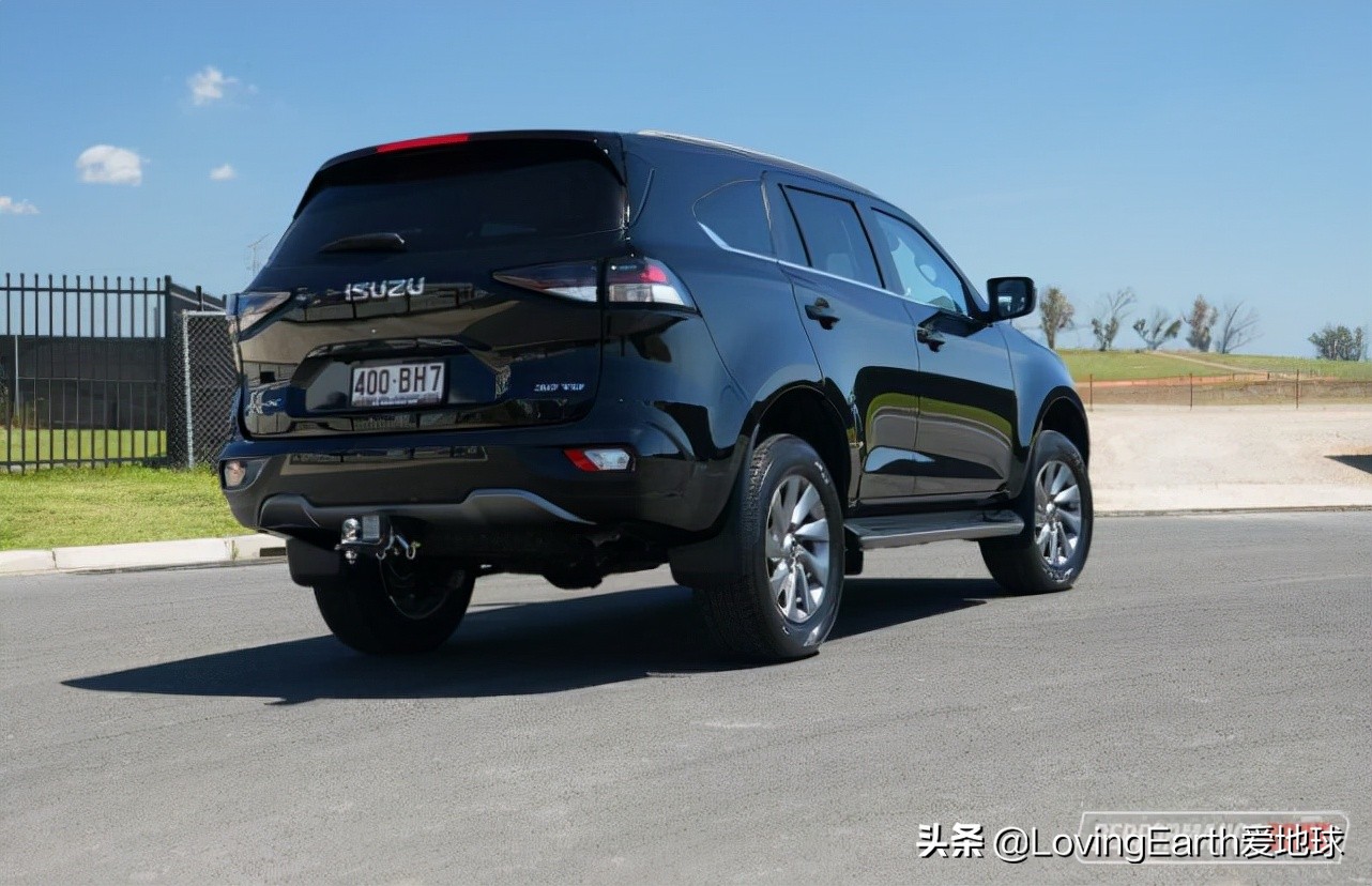 五十铃mux2023款柴油版试驾视频,2023款五十铃mux皮卡改装款