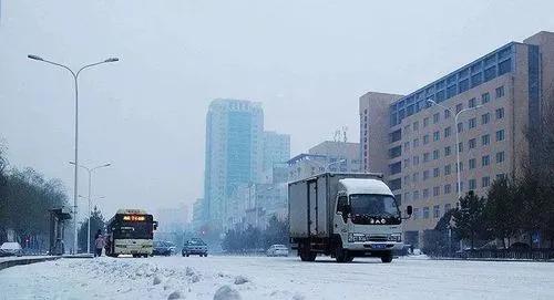 男子花10万块买了8套房子是真的吗,男子花10块买8套房子