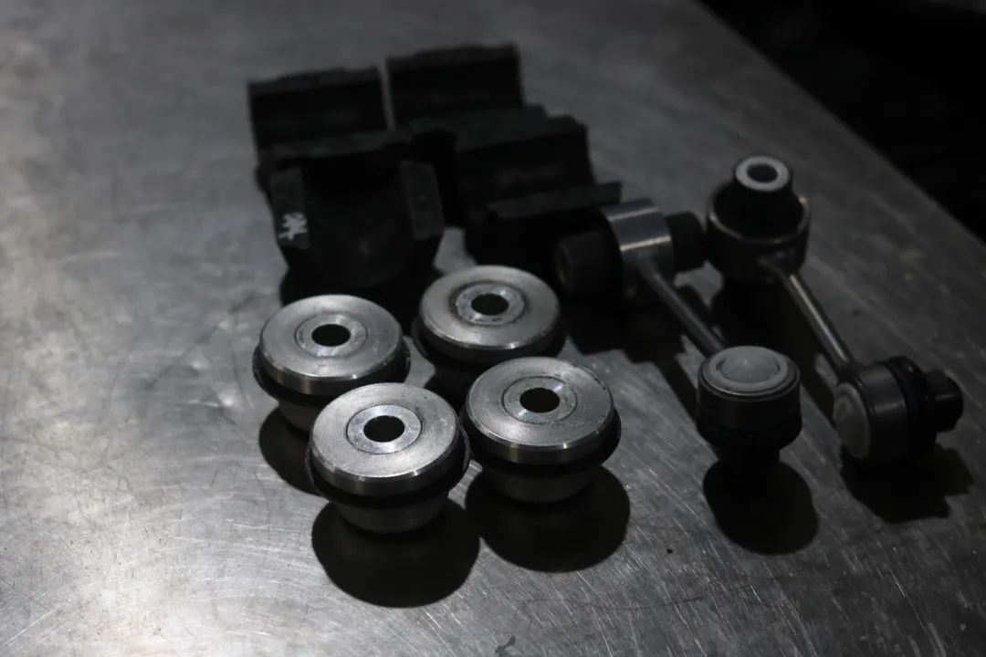 大众100万左右的车辉腾,重庆二手辉腾全面翻新修复