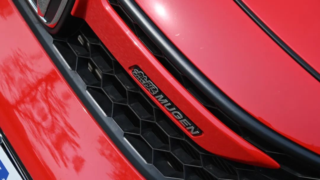 四代飞度大尾翼,新款飞度尾翼