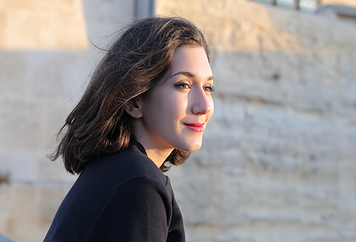 百事从心起一笑解千愁岁月不易老,百事从心起一笑解千愁精辟