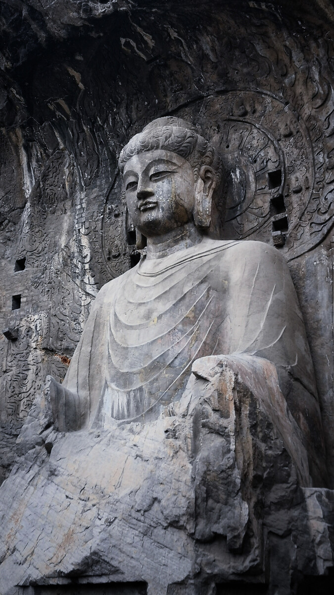 武则天长啥样来自龙门石窟,武则天作为一代女皇真实长相如何