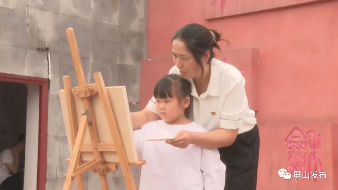 两江开学围观各校花样仪式满满,屏山中学开学典礼