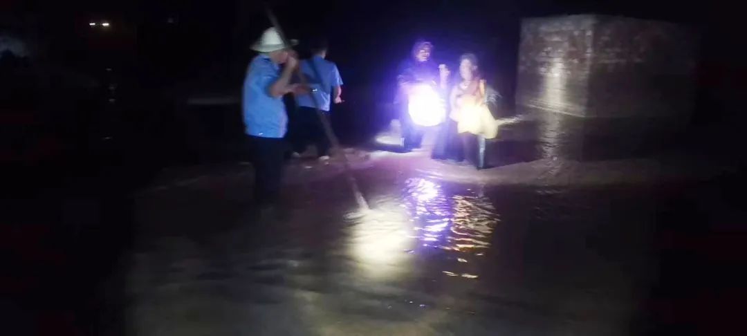 鏆撮洦璀﹀療瑙嗛,鏆撮洦涓殑璀﹀療