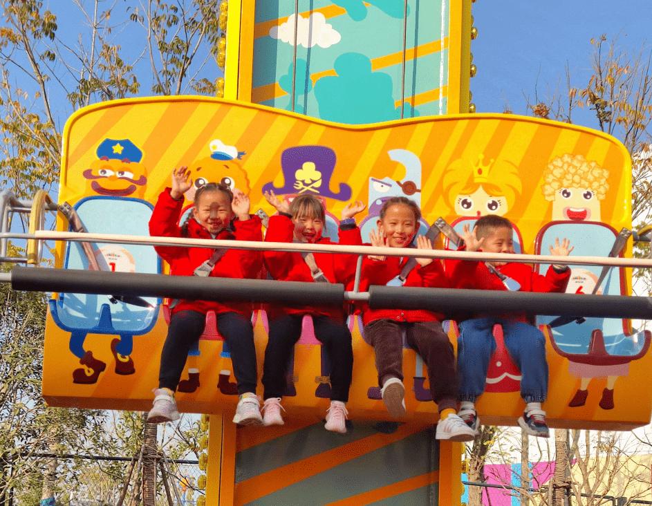 江苏大型少儿成长体验栏目《剪刀石头布》走进南京欢乐谷