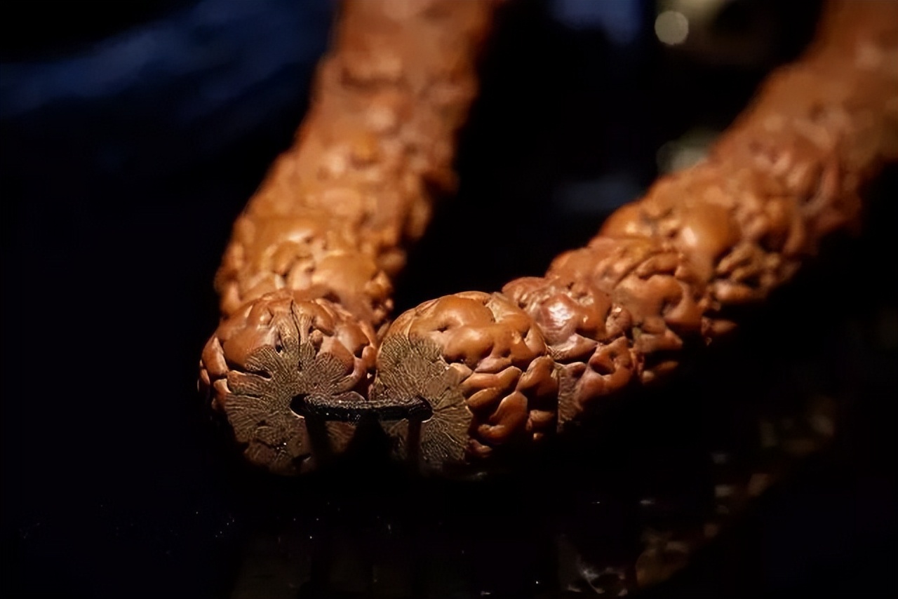 大尺寸藏式小金刚玉化包浆,藏式盘龙小金刚容易包浆吗