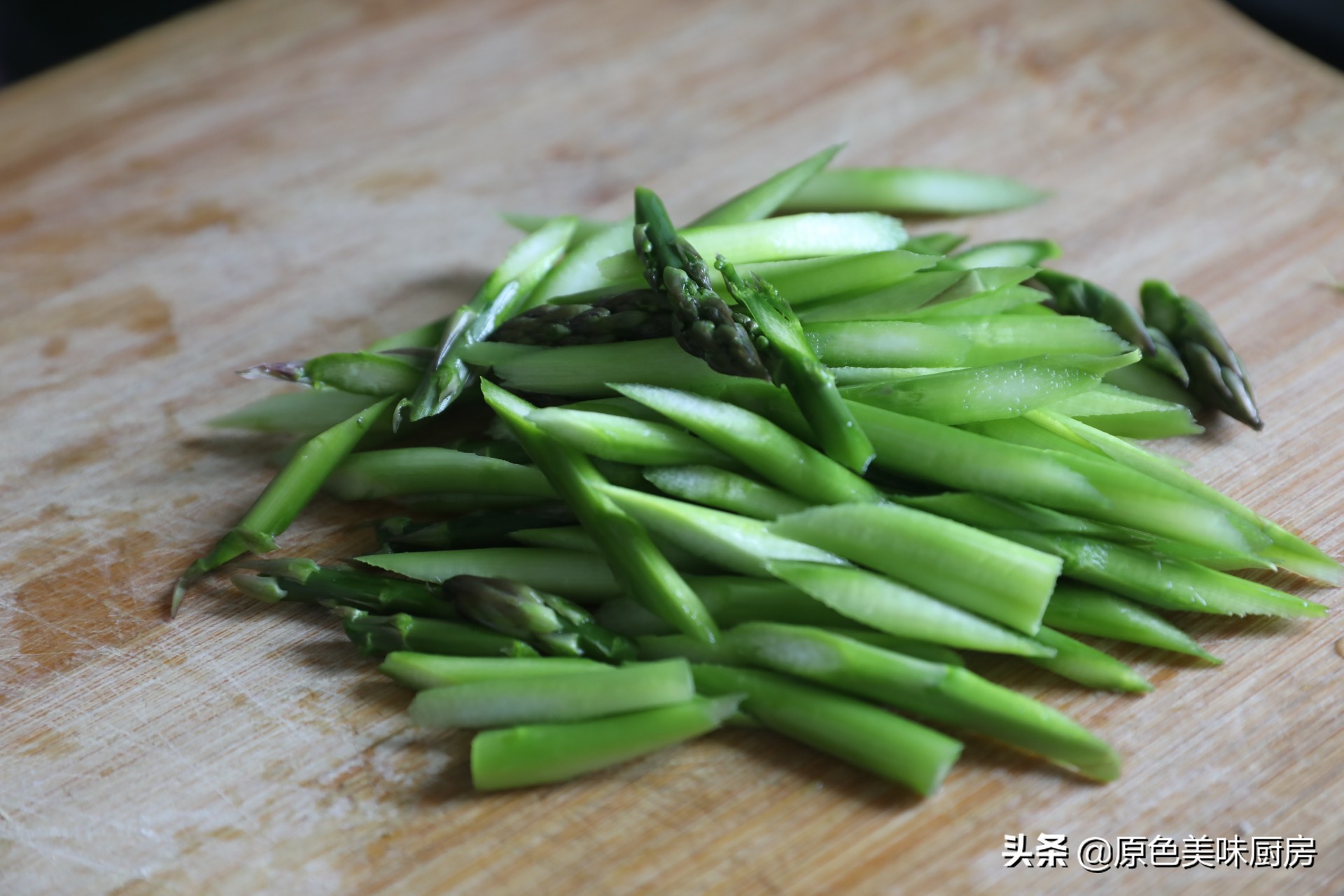 怀孕虾仁炒芦笋的家常做法,蛋白虾仁炒芦笋