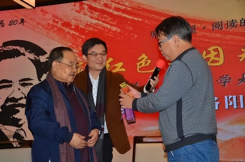 让红色基因薪火相传视频,让红色的基因传承万代千秋演讲