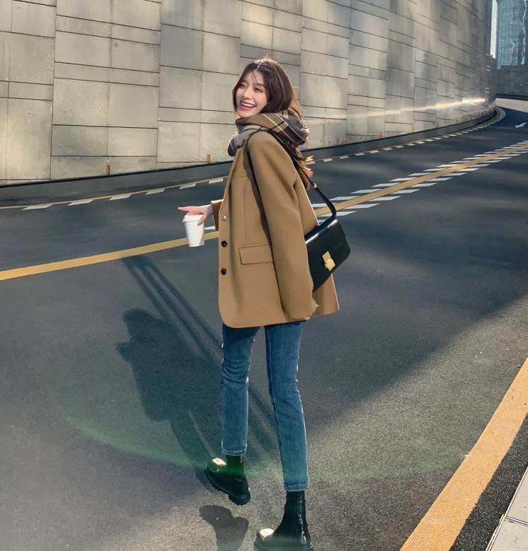 秋冬大地色穿搭的必备基础款,适合春夏秋冬又百搭的颜色