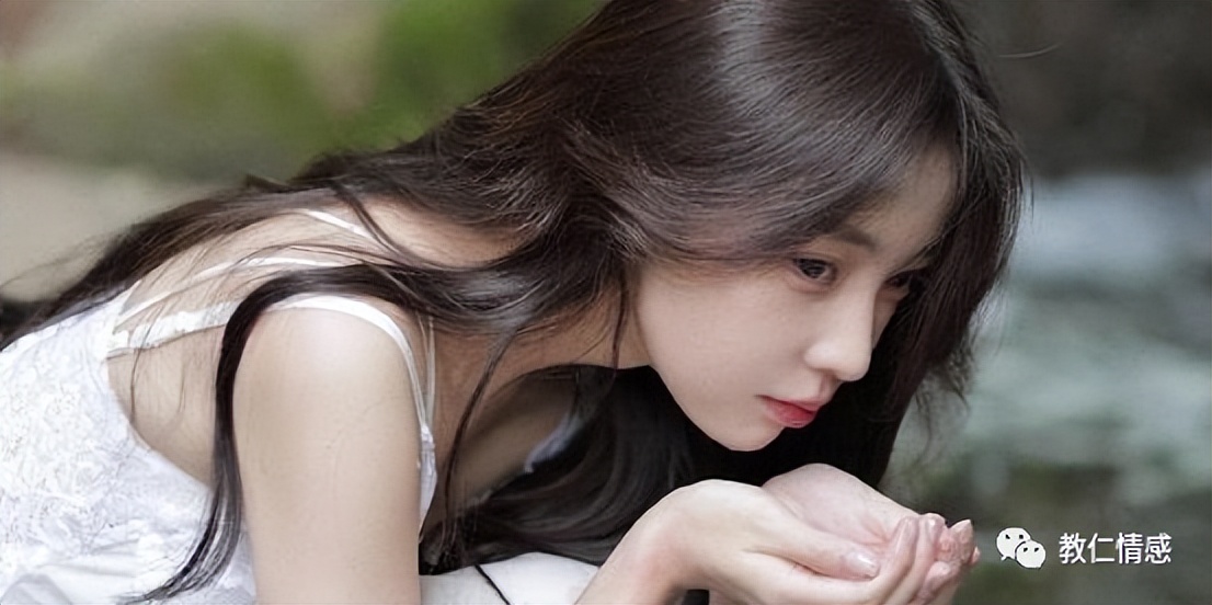 千万不要爱上一个人品不好的人,千万不要爱上一个爱聊天的人