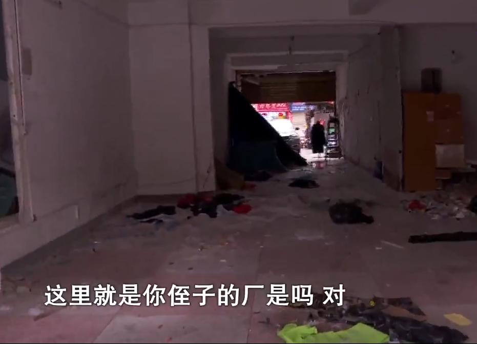 男子出车祸妻子放弃治疗,丈夫出车祸双目失明妻子不离不弃