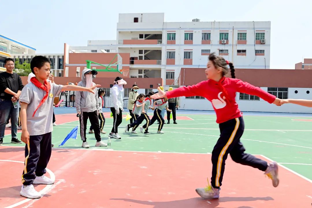 泰州中小学足球联赛,泰州智堡实验学校校运会接力赛