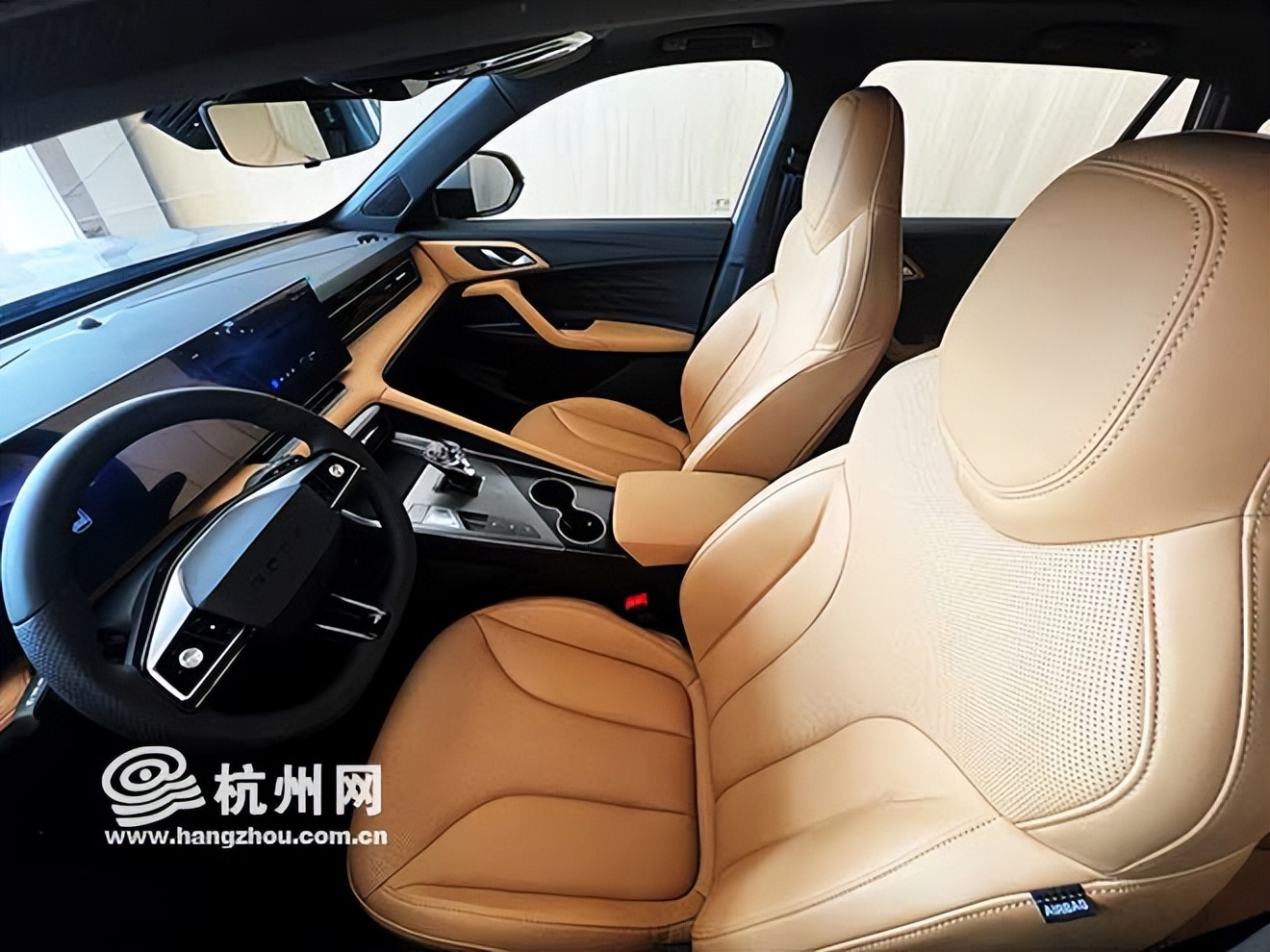 寻求自我突破试驾荣威rx5max,新款荣威rx5max2.0试驾视频