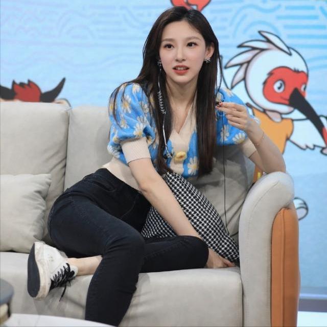 马凡舒两届春晚颜值对比,马凡舒春晚走红