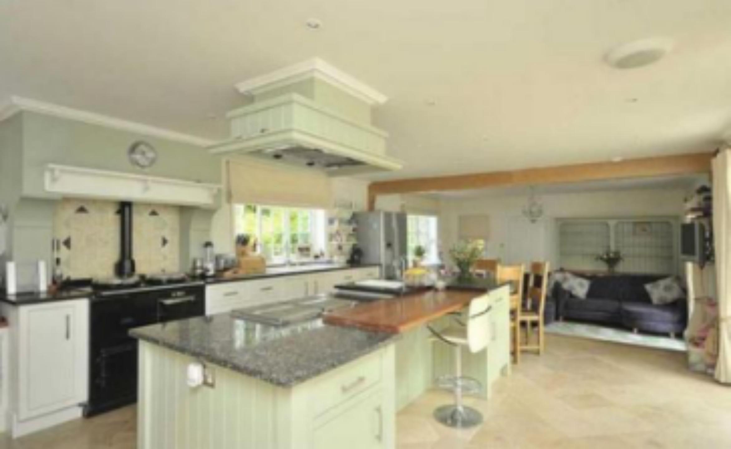 贝克汉姆和c罗谁有钱,贝克汉姆和c罗谁商业价值大