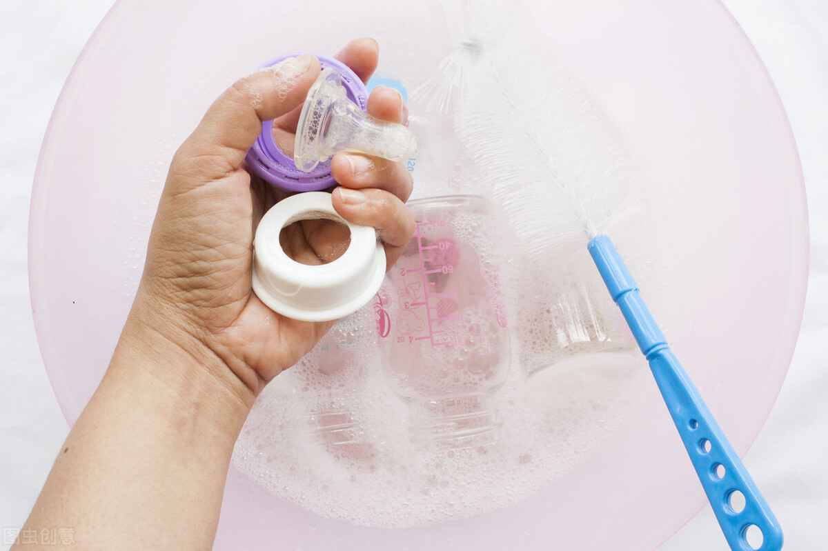 奶嘴型号大了的危害,宝宝奶嘴买多大口径的合适