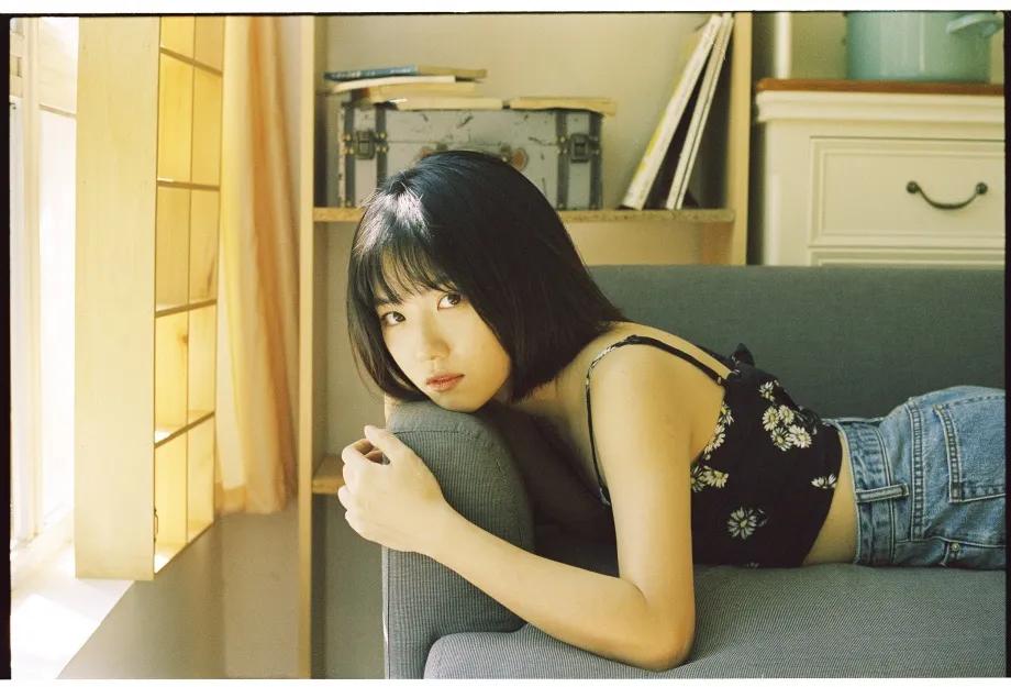 清新女大学生写真,青春活力大学生写真照片