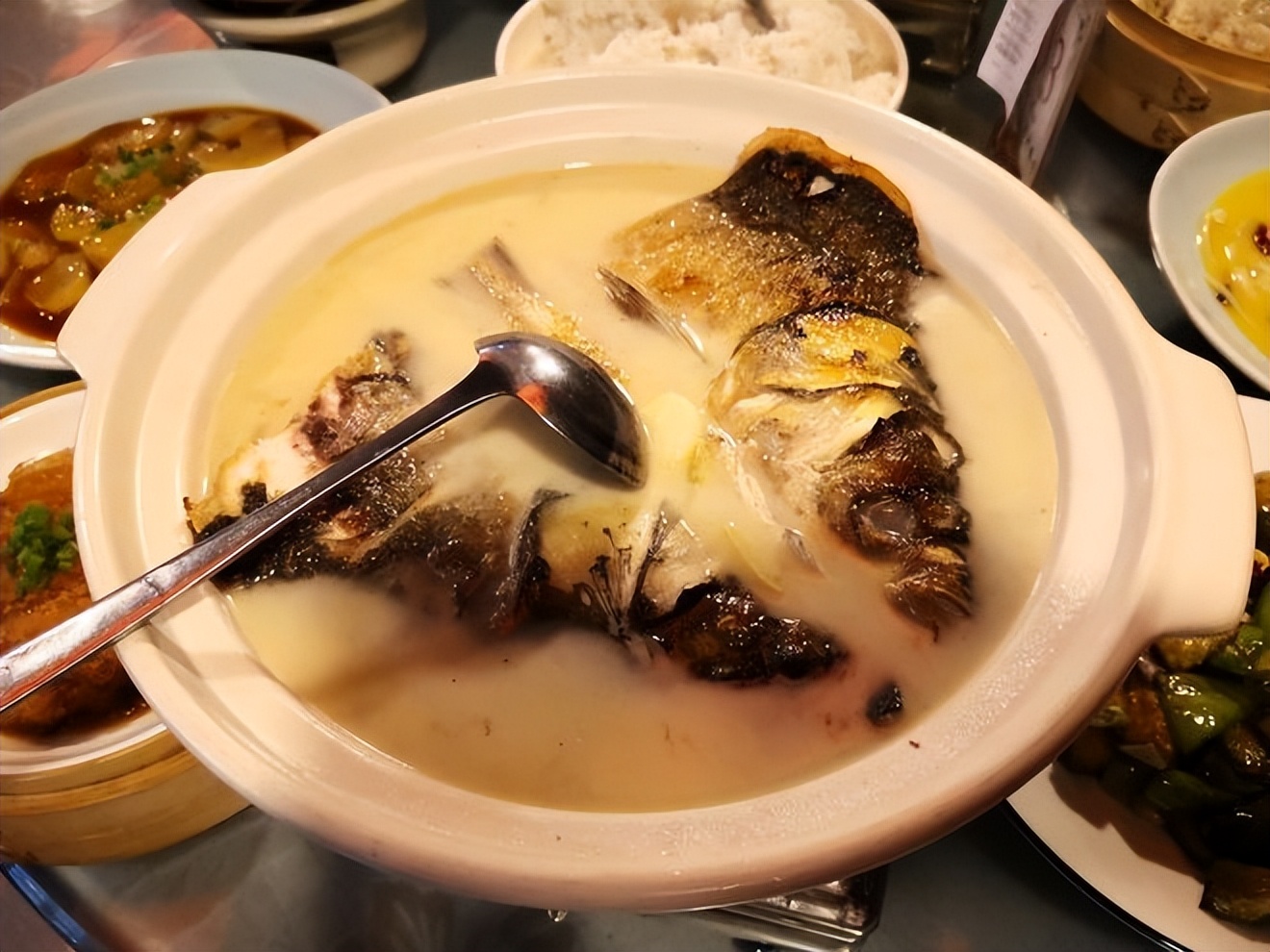 亲戚来家里嫌弃寒酸,亲戚来家里吃饭五个菜