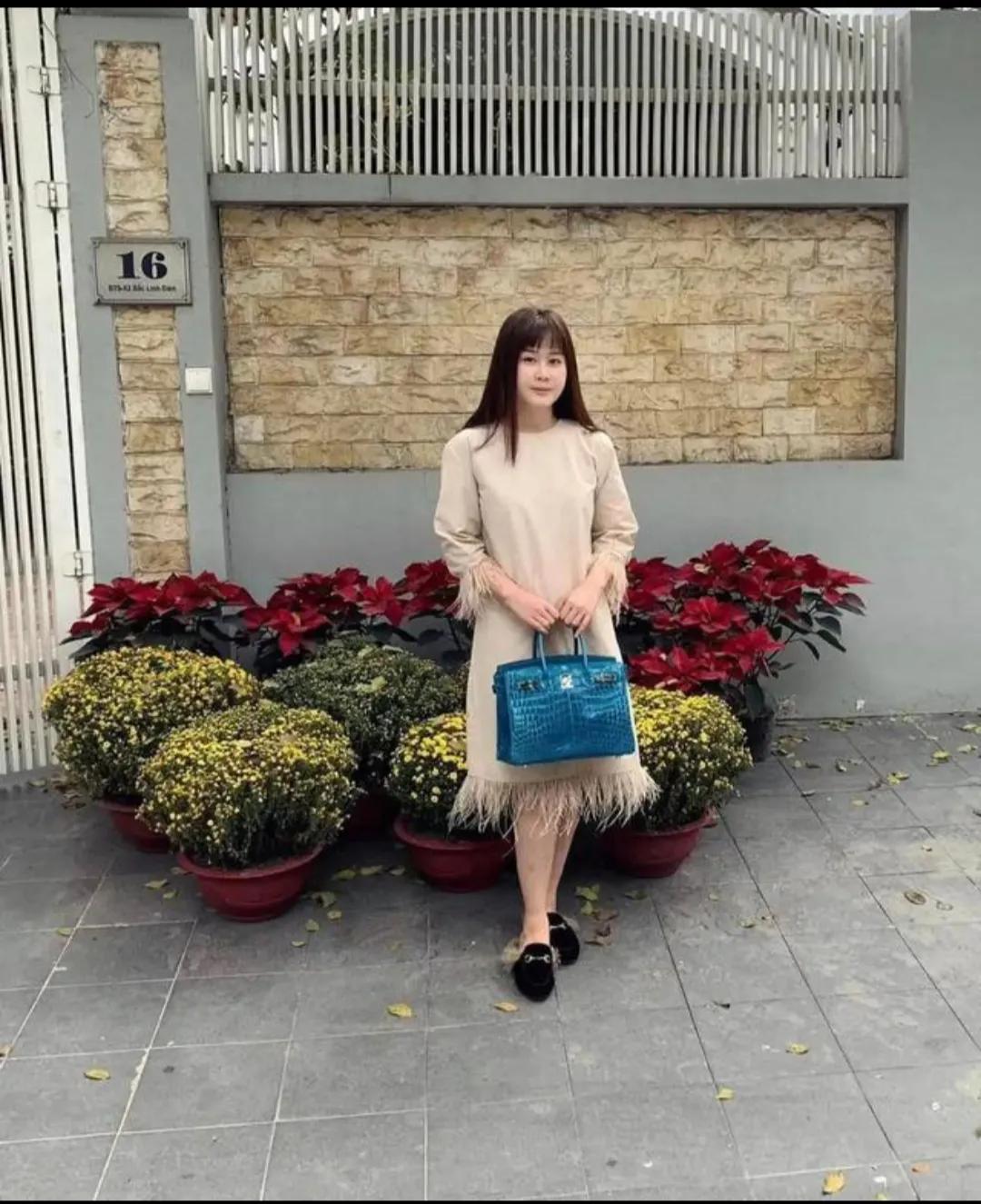 一女子玩弄30名高富帅，疯狂骗取1000亿比电影还离谱！