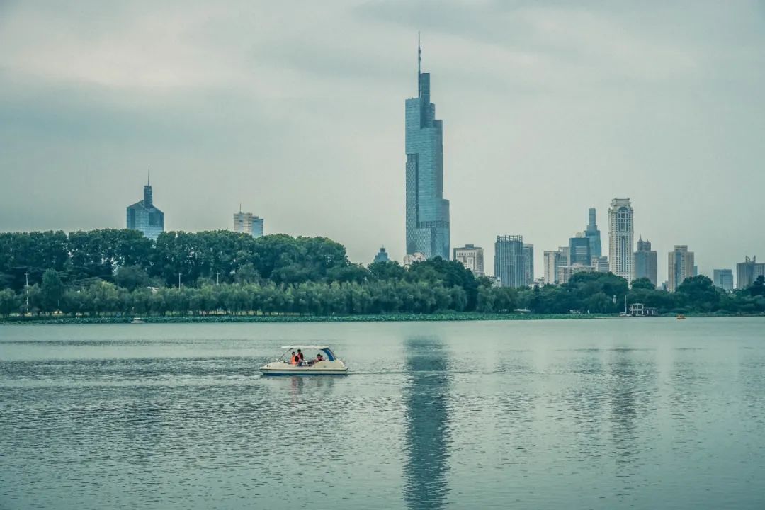 南京哪里好玩晚上本地人去的,南京本地人才知道的好玩的