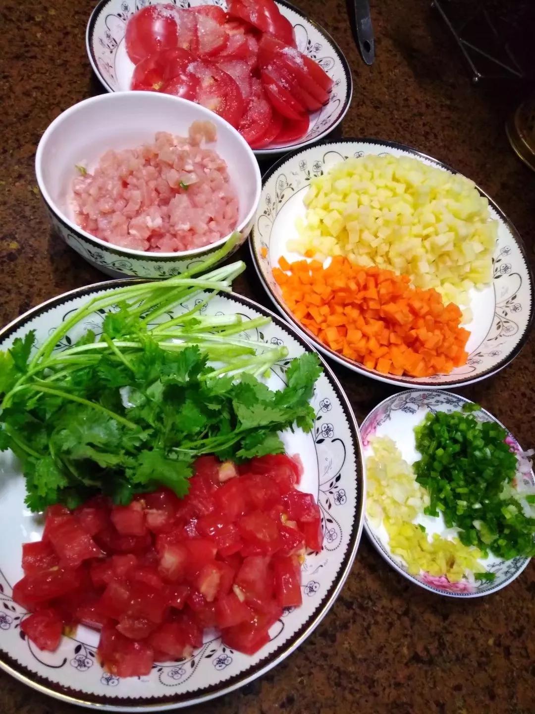 一平方米，没文化，45岁她年入20多万