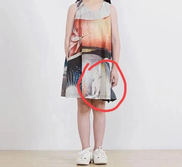 知名“江南布衣”屡犯辱华、下流、暗黑图绘童装，究竟有何居心？