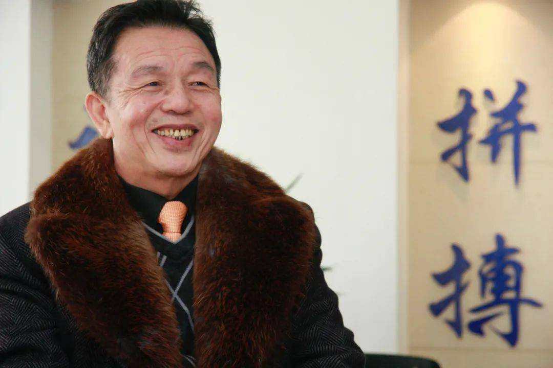 穷小子从一无所有逆袭到身家过亿,穷小子靠打拼成了亿万富翁