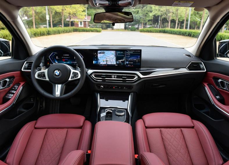 奔驰c宝马3系和奥迪a4l对比哪个好,30万预算买宝马3系还是a4