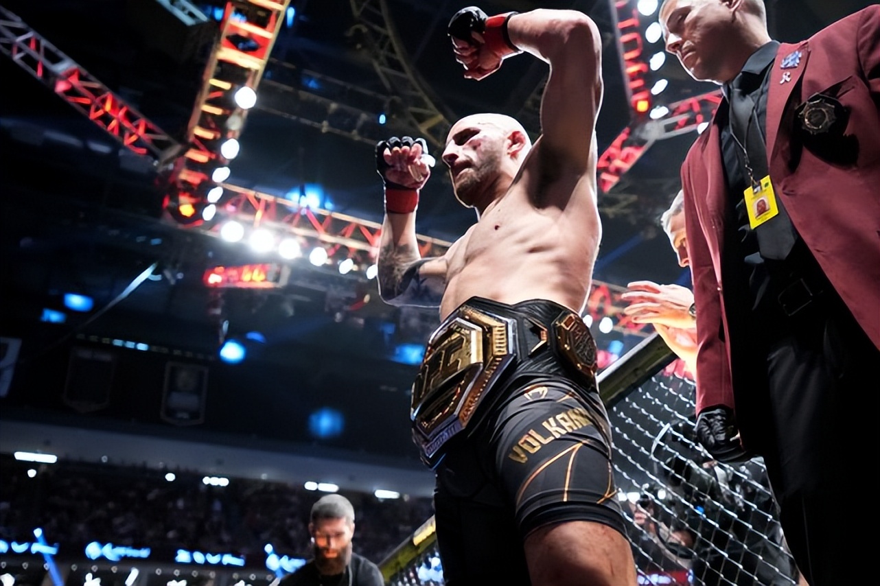 ufc拳手看张伟丽比赛的表情,ufc最有钱的女子拳手第一名