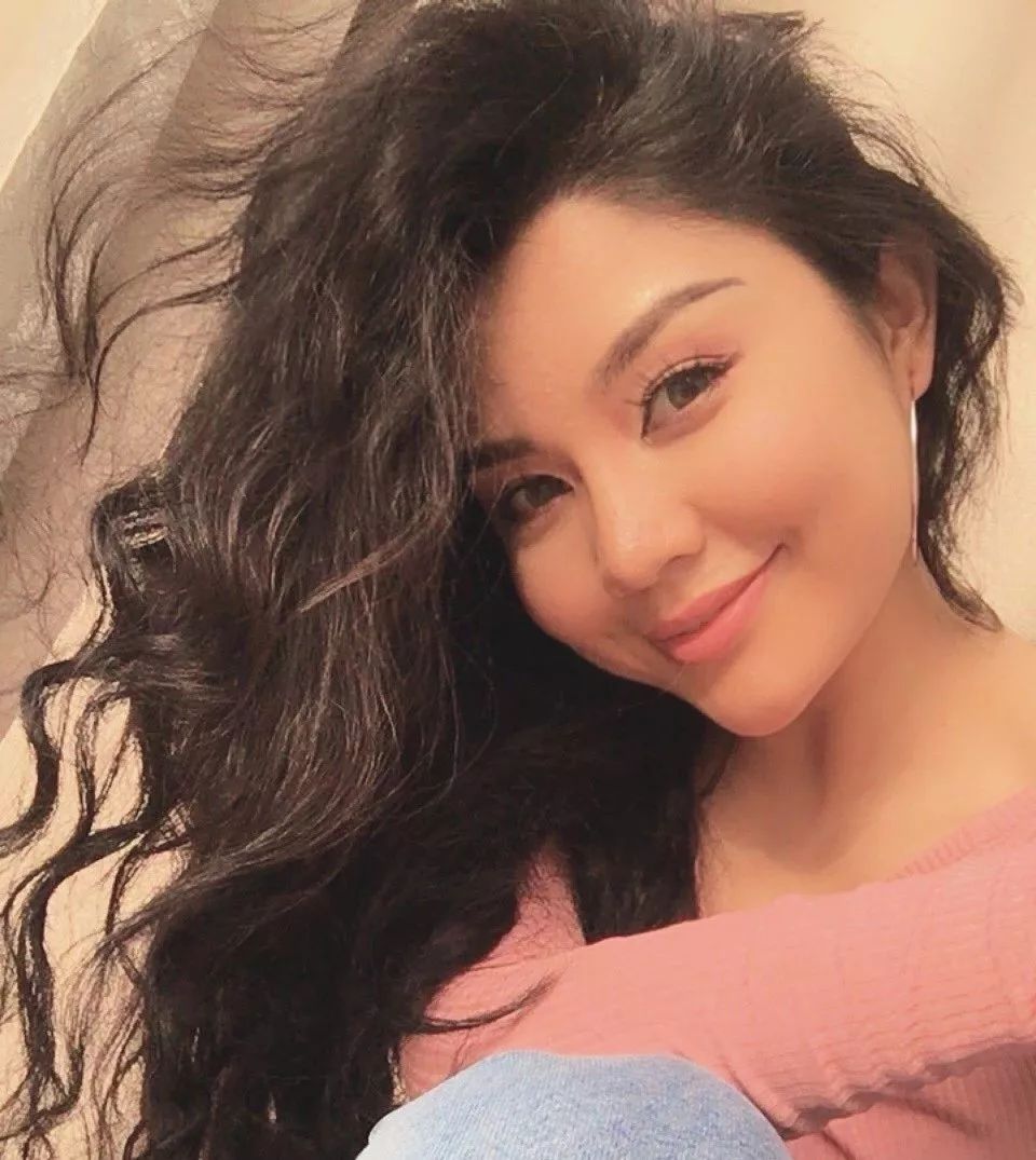 抖音90后网红富婆、日常养豹、出行包专机、到底是一种什么体验？