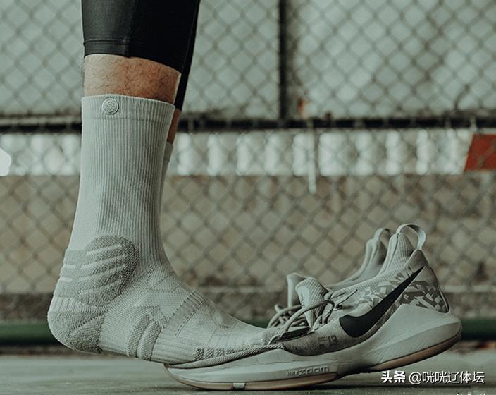 阿迪中筒运动袜,耐克运动袜和安德玛运动袜