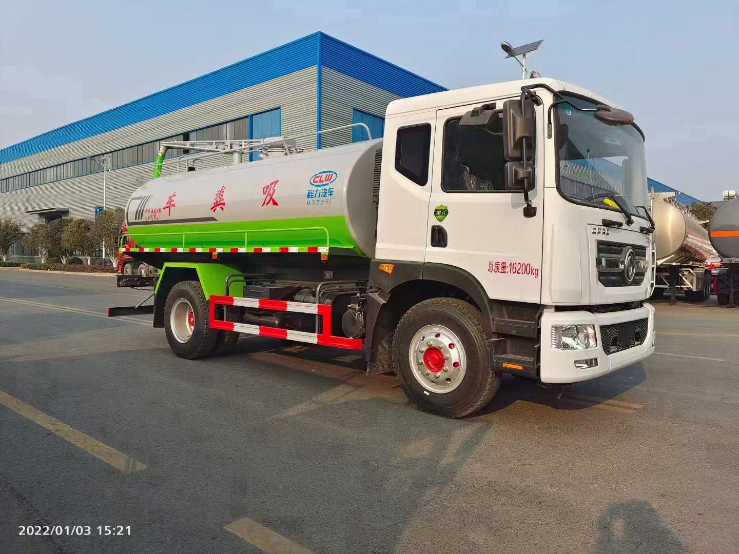 东风5吨吸粪车多少钱,5吨东风国五抽粪车报价