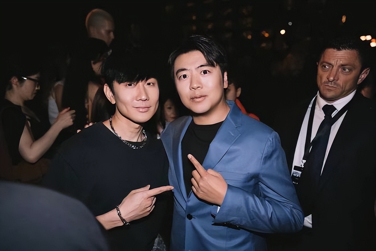 郎朗国外成名失误,郎朗经历挫折成才的故事