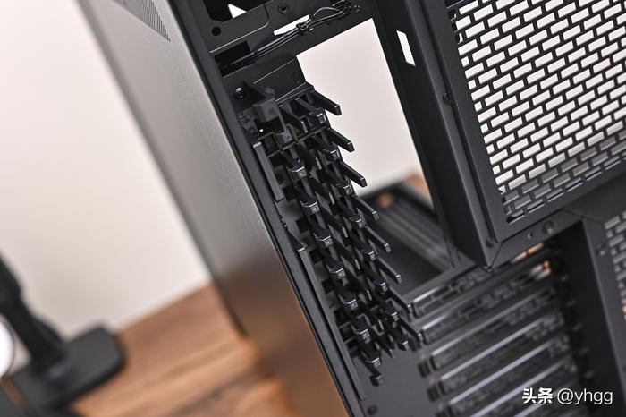 黑金全塔海景房——ROGZ790HERO+4080猛禽+追风者NV7装机展示