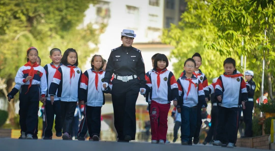 广西非凡十年微视频,公安局非凡十年