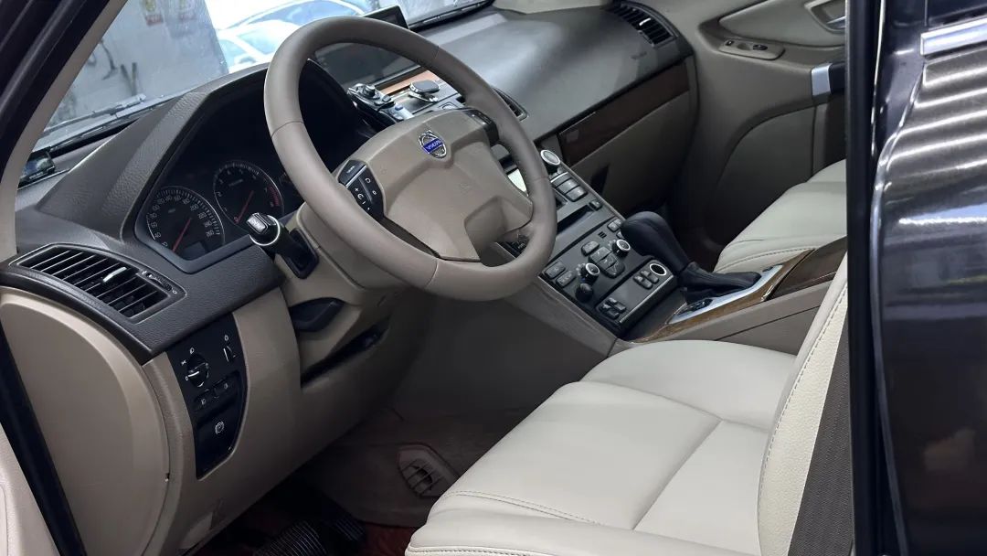 翻新一辆07年沃尔沃xc90要多少钱,开了四年的沃尔沃xc90多少钱