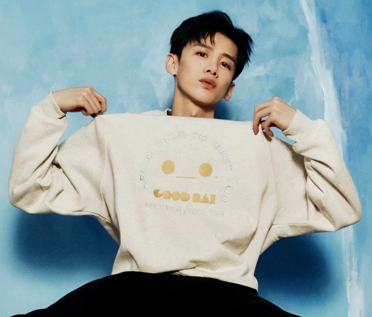 鹿晗潮牌服饰遭吐槽原视频,鹿晗卖货爆火