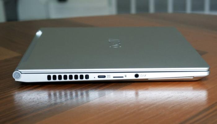 技嘉aero15oled评测,技嘉aero14笔记本怎么样