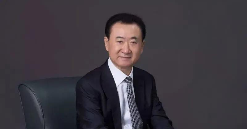 看看万达年薪500万的秘书是如何应对酒局文化的