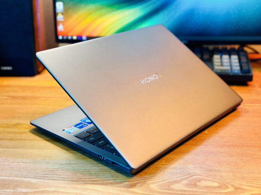 戴尔成就3400和荣耀magicbook14,荣耀笔记本magicbook142023评测